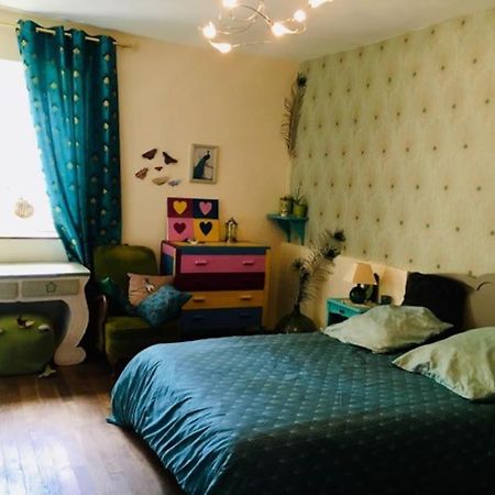 Maison Face A L'Etang Précy Exteriér fotografie