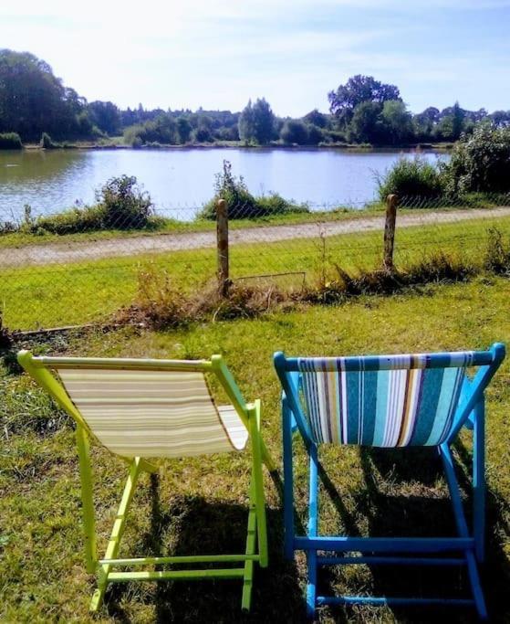 Maison Face A L'Etang Précy Exteriér fotografie