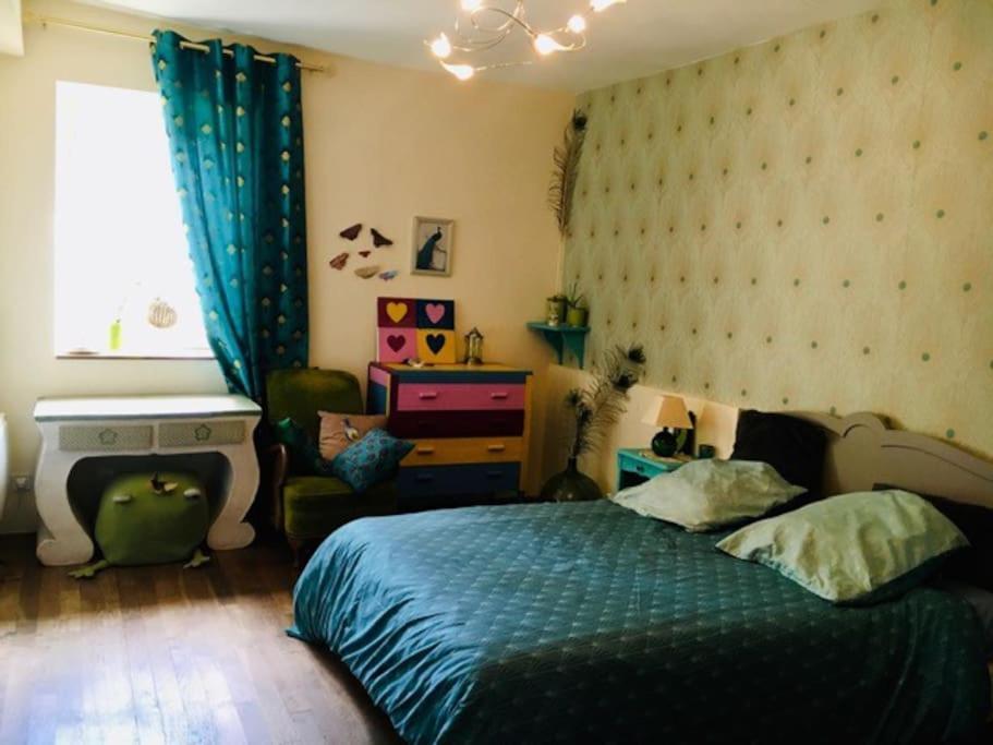 Maison Face A L'Etang Précy Exteriér fotografie