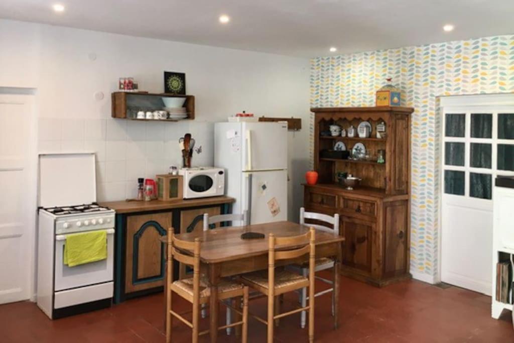 Maison Face A L'Etang Précy Exteriér fotografie