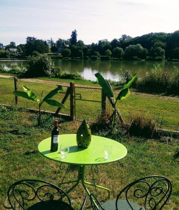 Maison Face A L'Etang Précy Exteriér fotografie